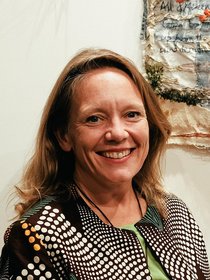 Headshot Laura Davis