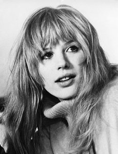 Marianne_Faithfull_1968_(cropped)