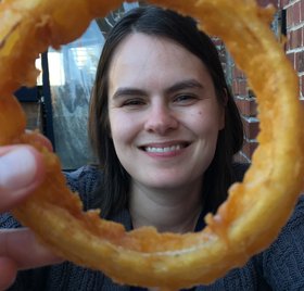 Schelenz_Robyn_onion-ring-headshot-2