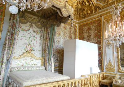 queen-elizabeth-iis-bedroom-buckingham-palace-v0-ohoekpa4wqxz